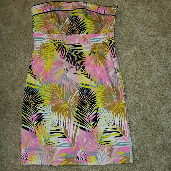 H&M Dresses & Skirts - H&M Multi-Colored Tube Dress, fits Super Cute, Size US8/38 EUR  strapless